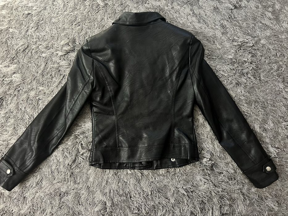 Жіноча шкіряна косуха