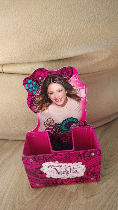 conjunto de bloco de notas+porta canetas da violetta