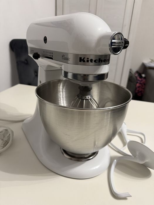 KitchenAid robot planetarny + zestaw do tarcia i szatkowania