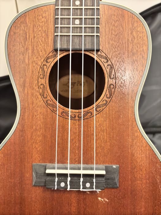 Ukulele segovia SE-20C NT mahogany instrument ever play