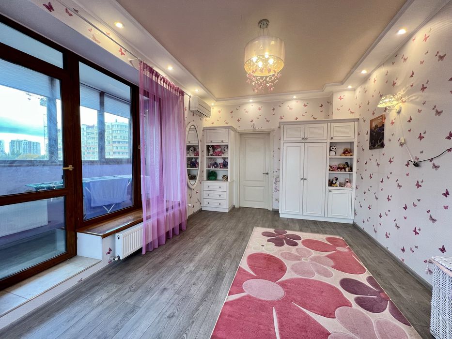 3- ком в Академгородке на Говорова/ Парк победы .