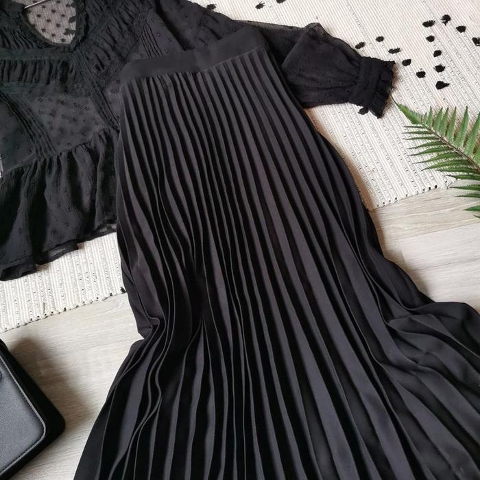 18 розмір батал 52 чорна спідниця міді пліссе гофре пліссіровку