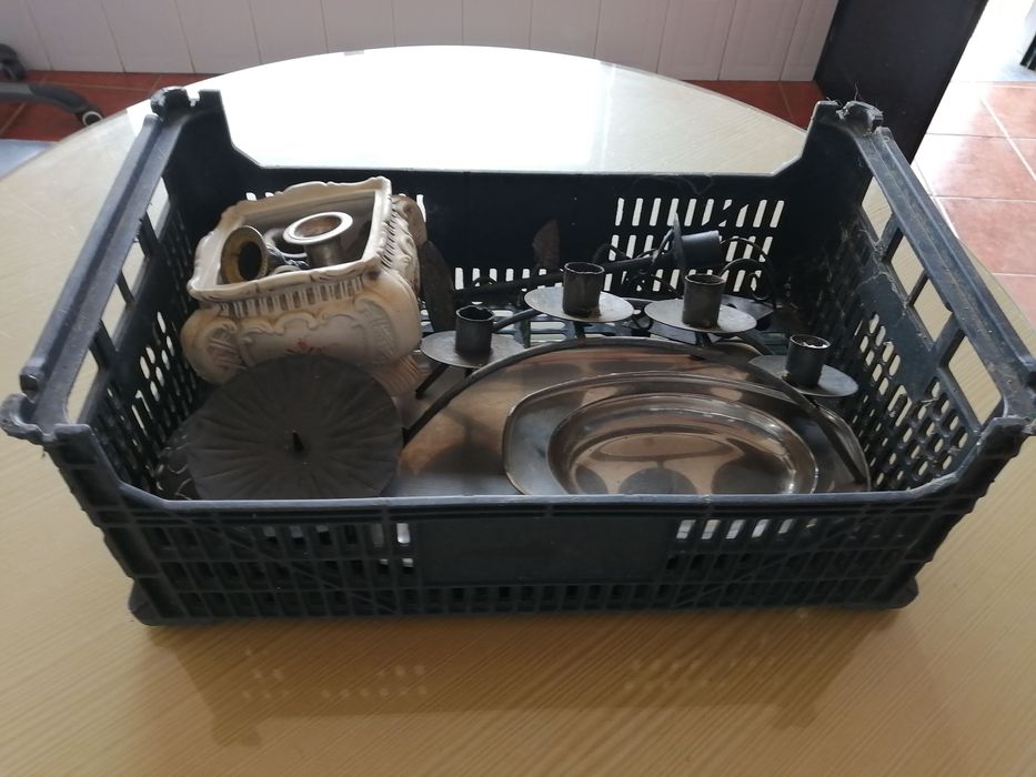 caixote com 15 peças de decoração
