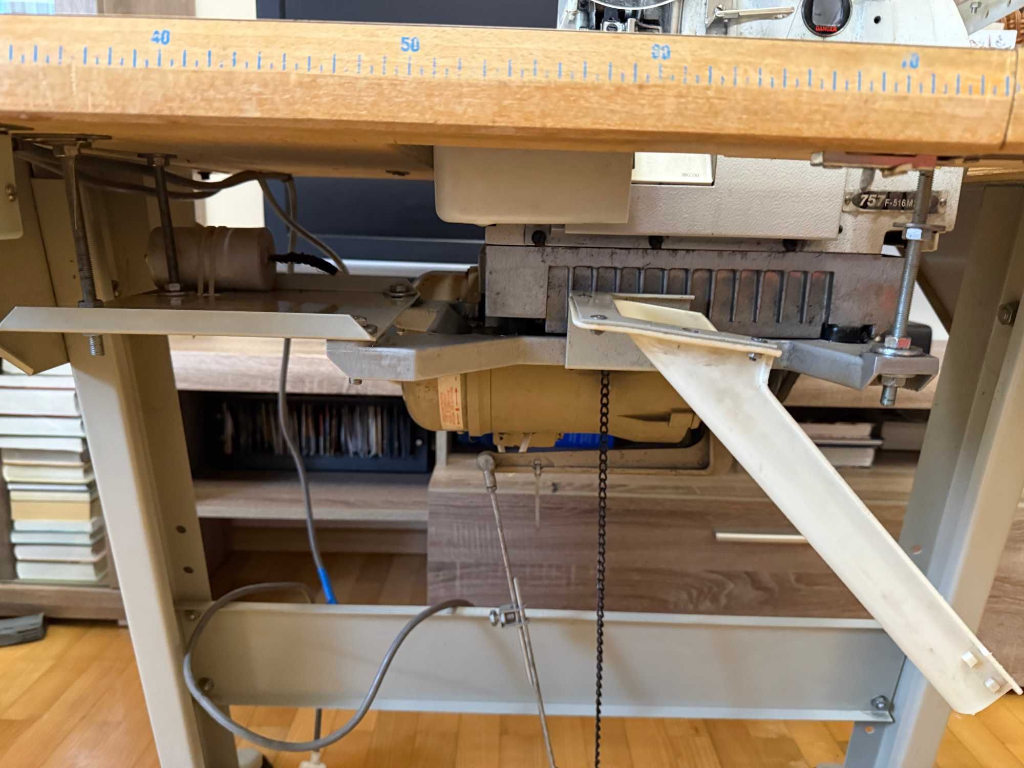 Maszyna do szycia overlock 5-nitkowy SIRUBA
