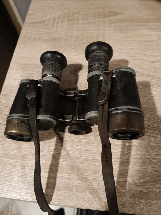 Stara wojskową lornetka  Carl Zeiss Jena.