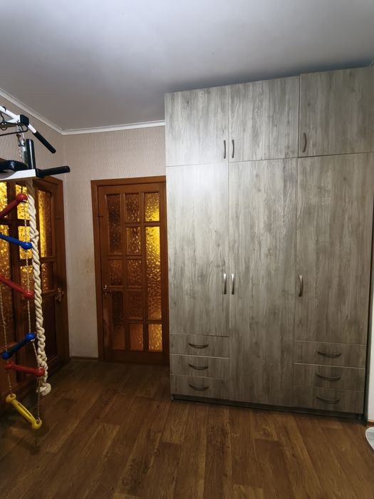 3-к з газовим автономним опаленням, меблями та технікою! Лівий берег