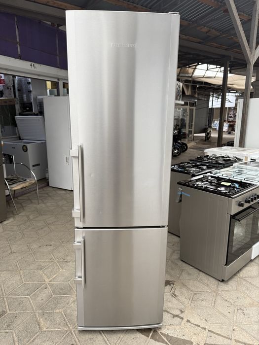 Холодильник LIEBHERR CBNes3856