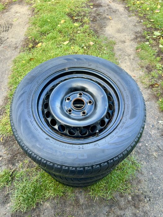 Zimowe Opony 195/65 R15 na felgach stalowych 5x112