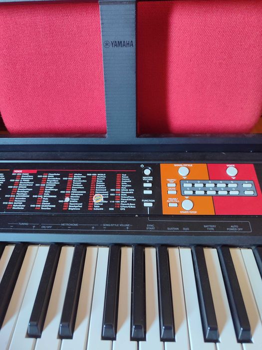 Piano Yamaha psr-f51