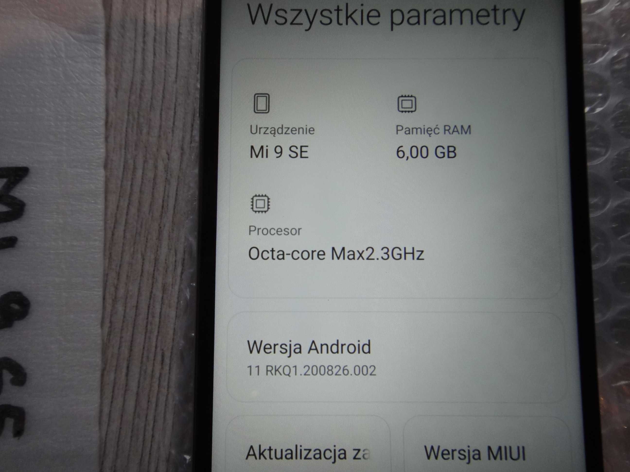 Xiaomi Mi 9 SE  128/6 Gb.