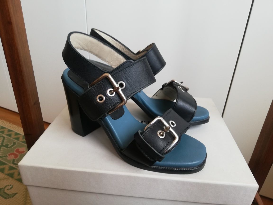 Sandálias Bimba & Lola