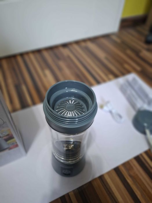 Przenośny blender USB akumulatorowy InnovaGoods kubek bidon butelka