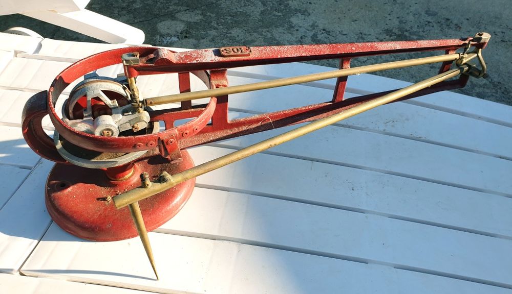 Rariedade: máquina vintage SOL do fabrico de calçado  em pele