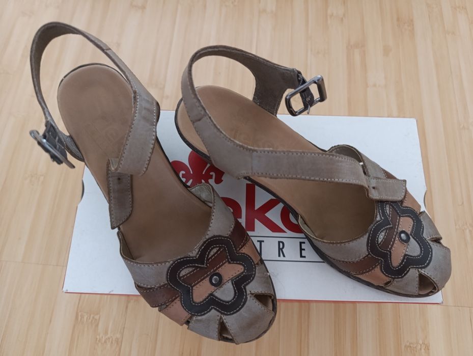 Босоніжки шкіряні rieker