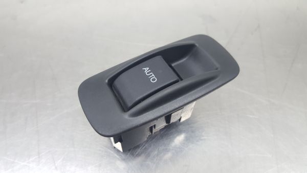 Comando / botão / interruptor vidros trás esquerdo TOYOTA Corolla Hatc