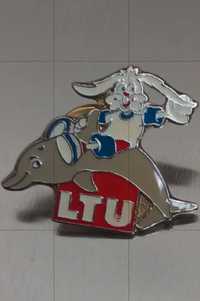 Ltu Rabbit Dolphin Pin 0.1oz/0 7/8x1 1/8in
LTU HASE dolphin pin badge