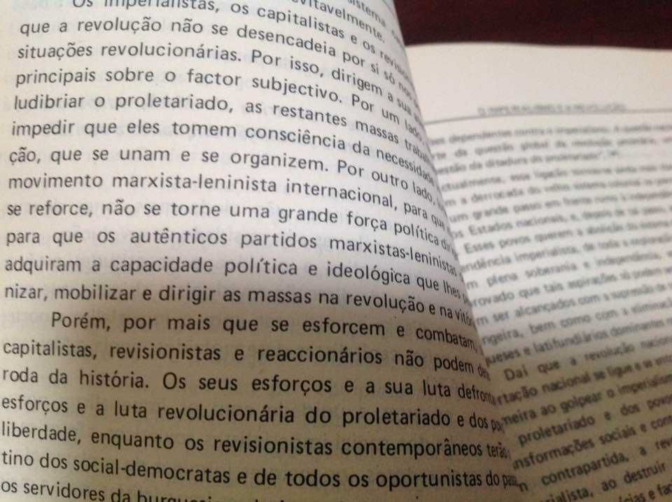 Livro "O imperialismo e a revolução" de Enver Hoxha