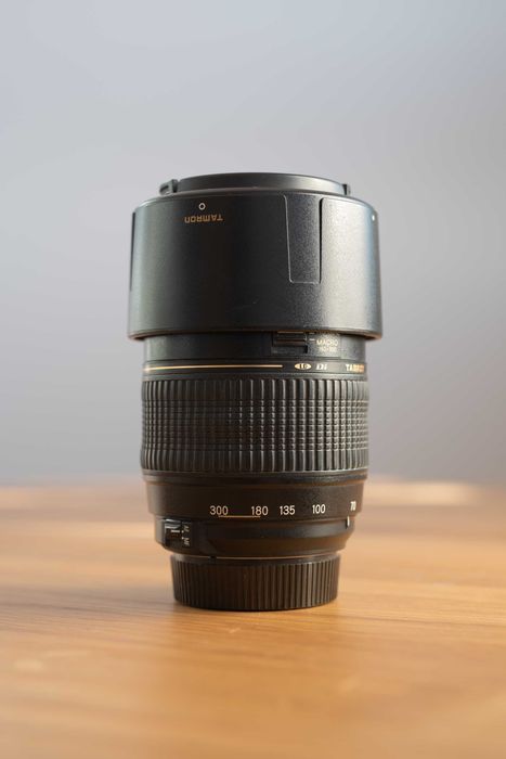 Sprzedam zestaw fotograficzny Nikon D3100 + 3 obiektywy nikorr, tamron