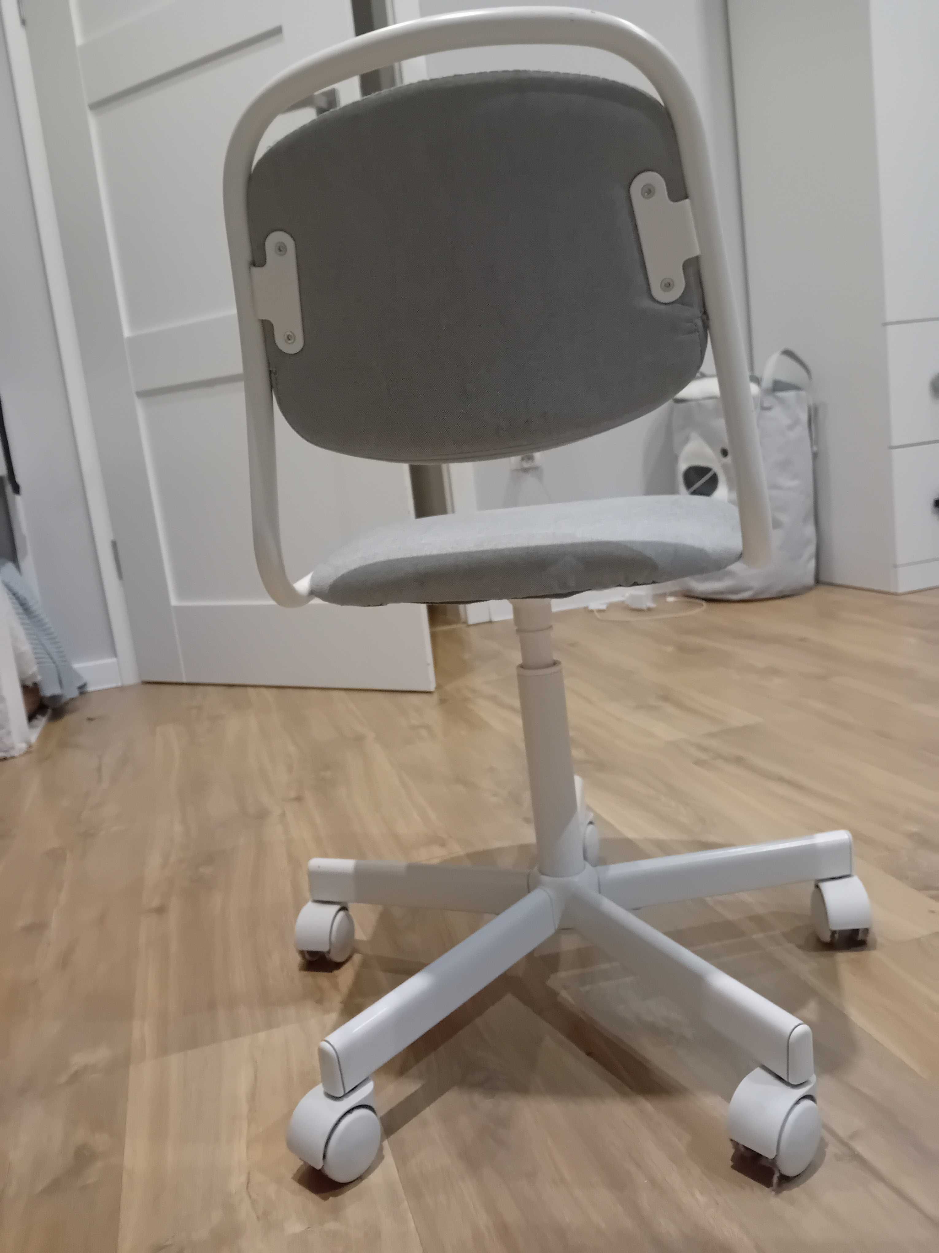 Ikea dzieciece krzeslo biurowe