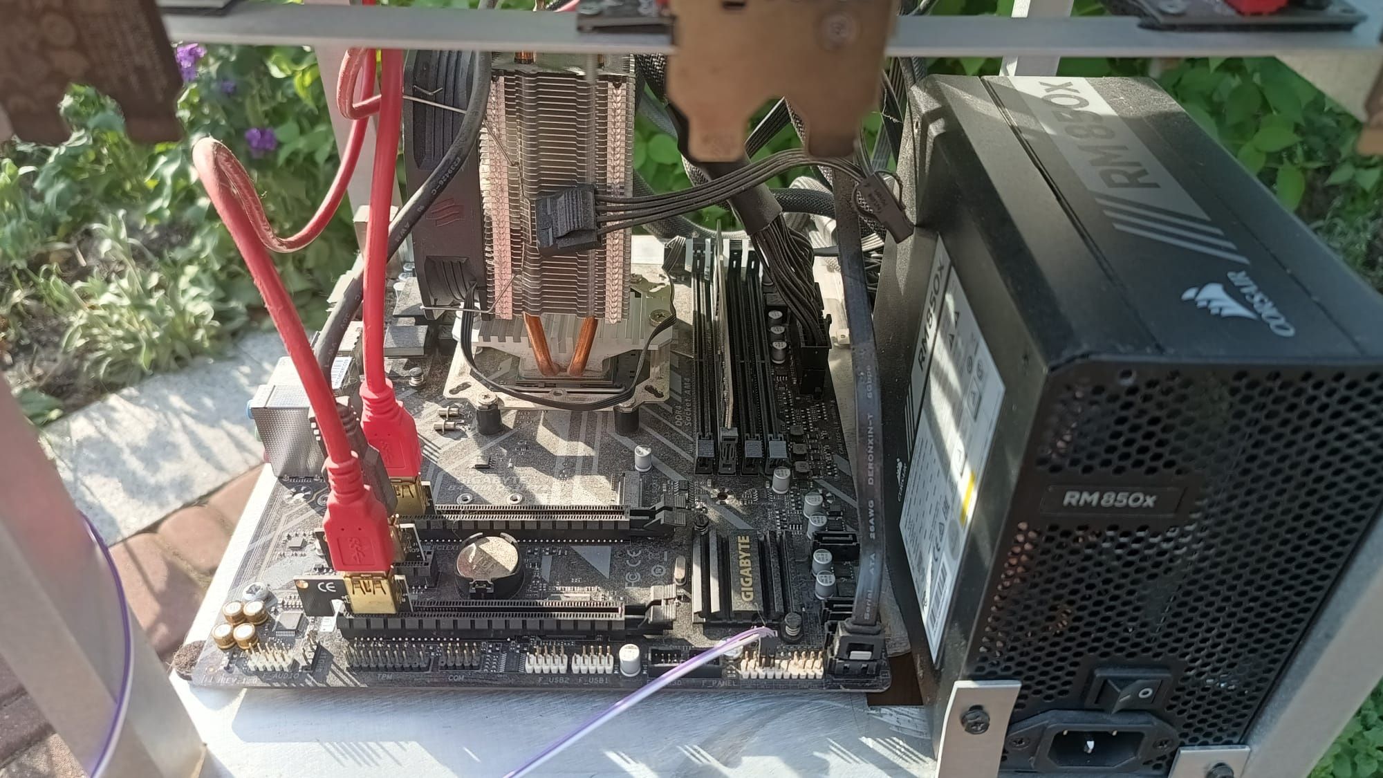 Koparka kryptowalut 3x GPU 3070 mała i wydajna