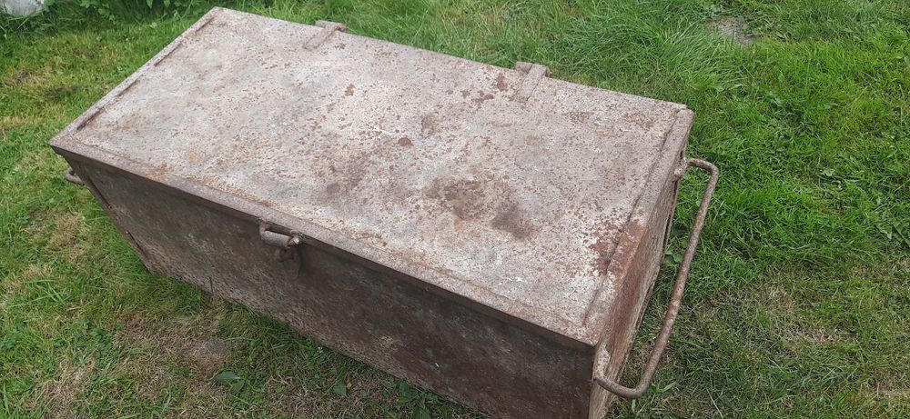 Металевий ящик для інструментів