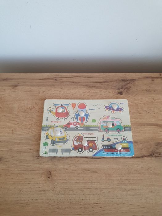 Puzzle drewniane edukacyjna układanka pojazdy