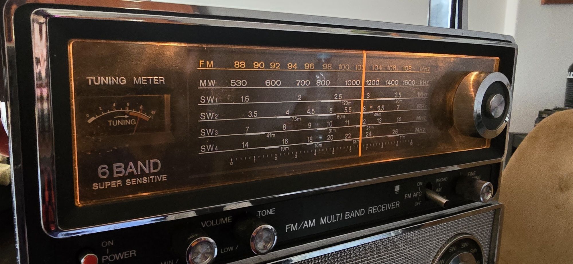 Radio sony vintage ICF-8000H a funcionar