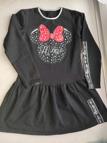 Sukienka dresowa czarna z aplikacją Miki r.122-128
