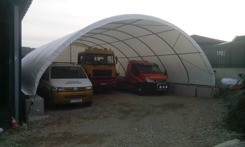 Zadaszenie kontenerów morskich hale na bale wiata warsztat łukowa