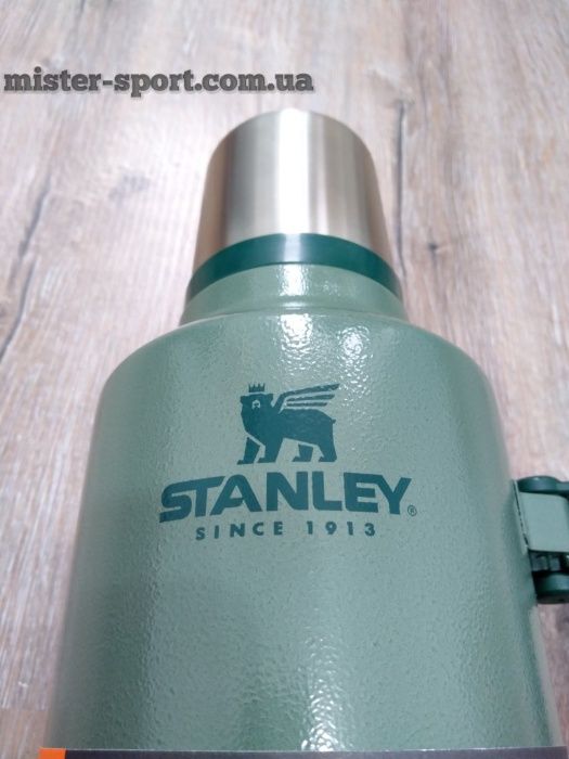 Продам новий термос STANLEY Classic 2.3 літра Legendary Стенлі Станлей