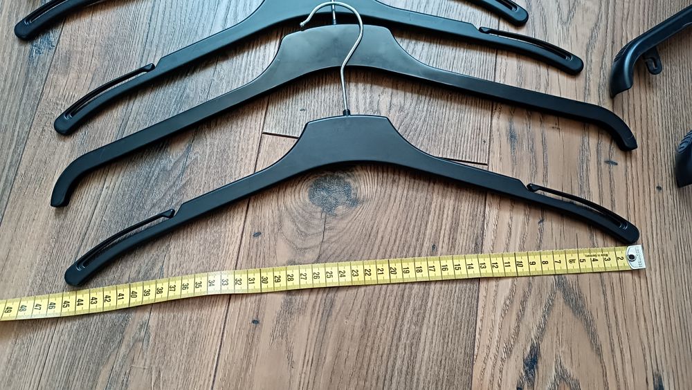 Wieszaki czarne do ubrań mix 20 sztuk 43-45 cm
