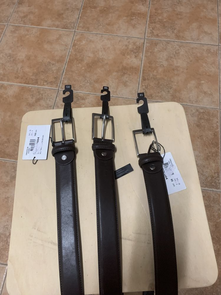 Cintos novos com etiqueta