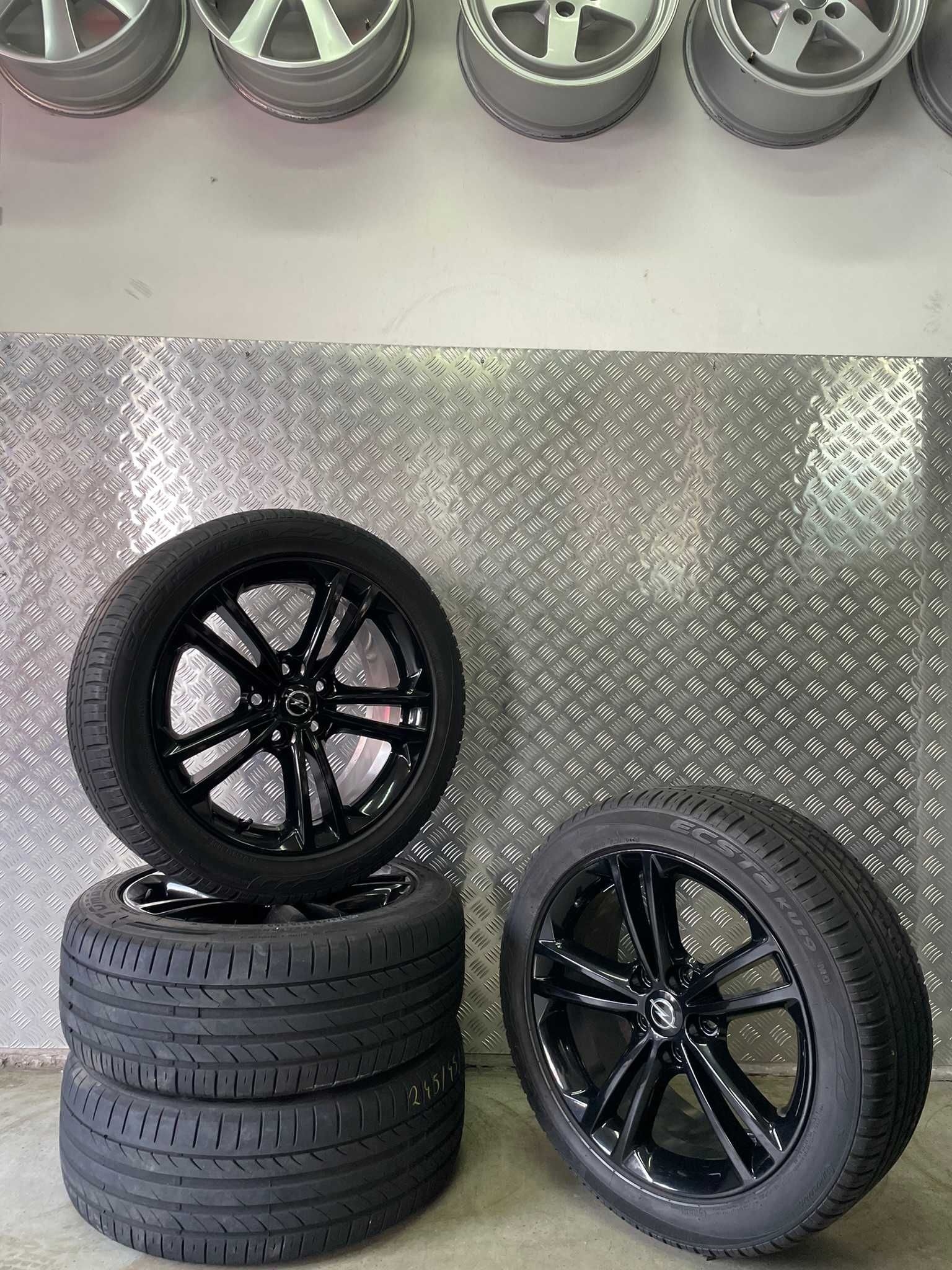 Koła Opel Insignia 8x18 Et42 5x120 245/45R18 Adax Koźle