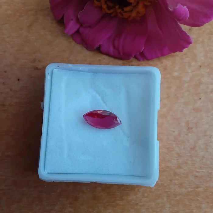 Rubi Marquesa 10x5 com Certificado  Elegância e Autenticidade