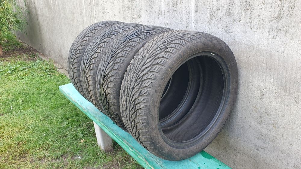 Зимові шини 225/45 R17
