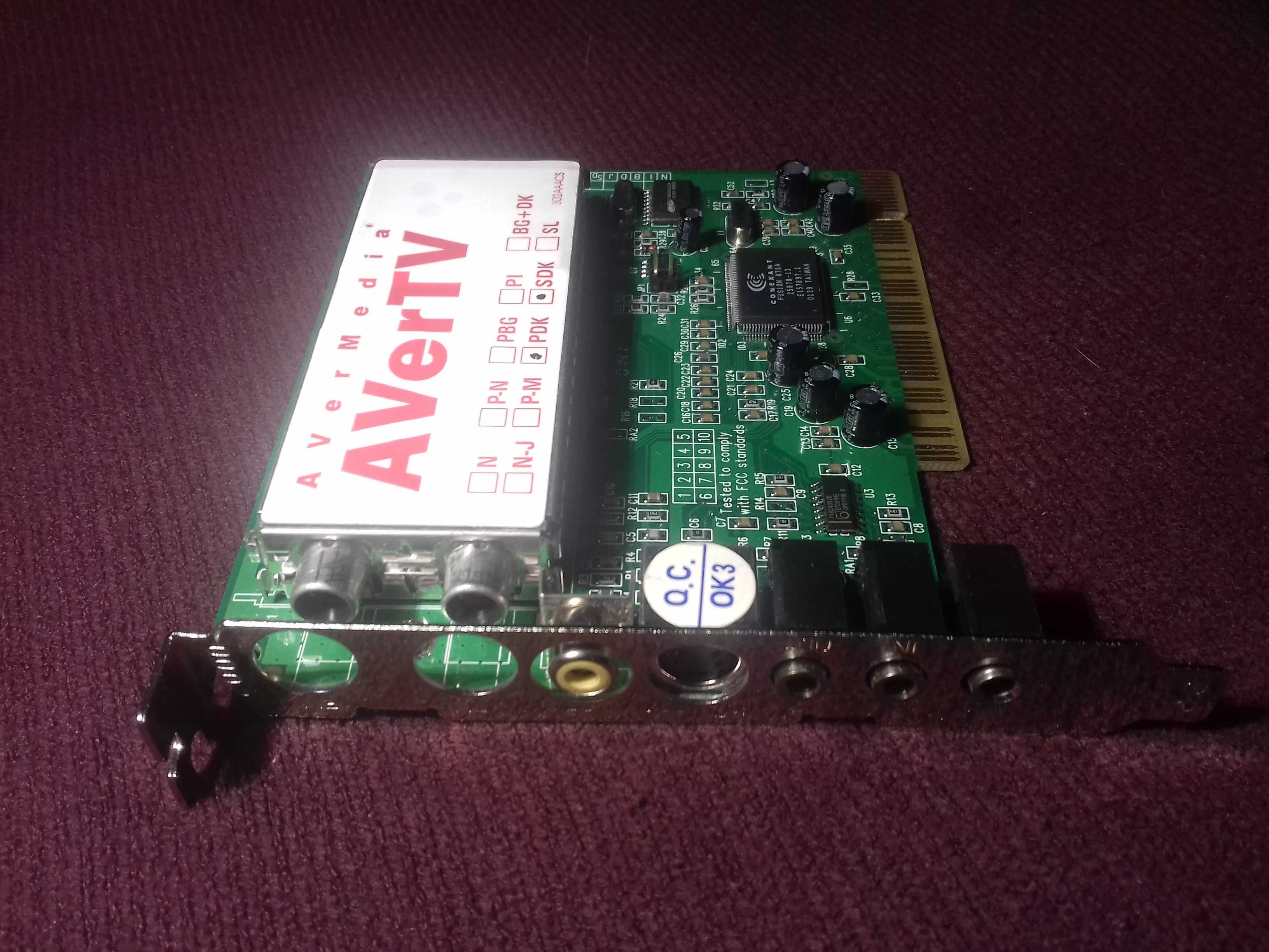 Продам ТВ-тюнер AVerTV.