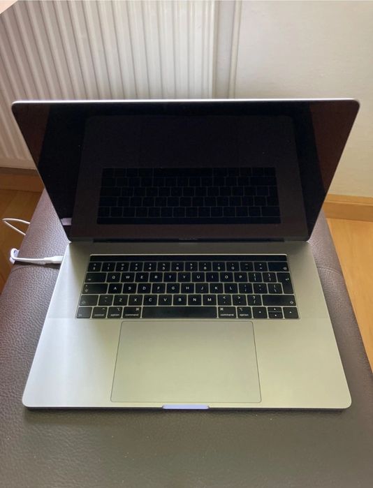 MacBook Pro 16 2019 i7 32gb 512gb 4gb