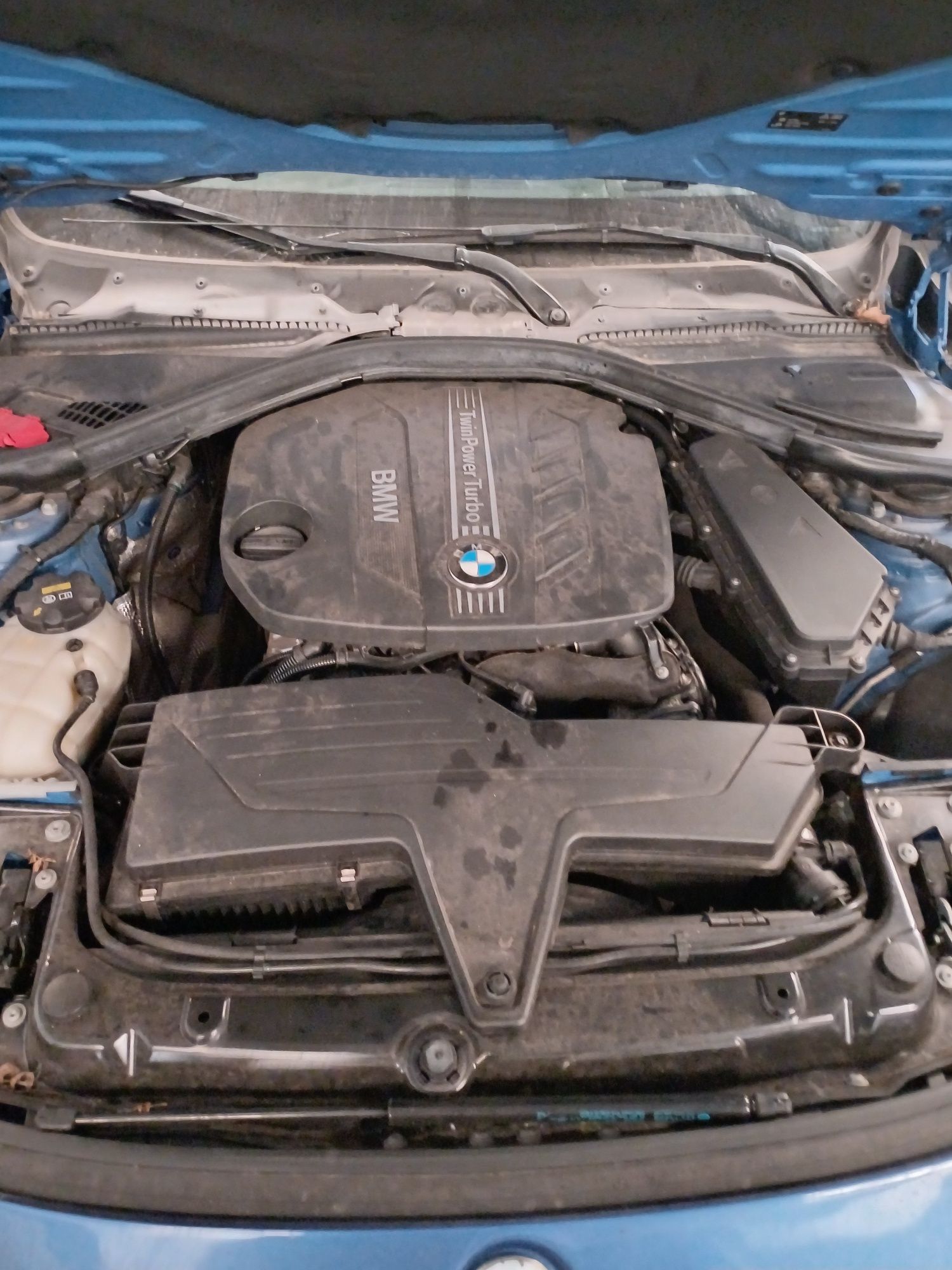 BMW 320d F30 pack M para peças