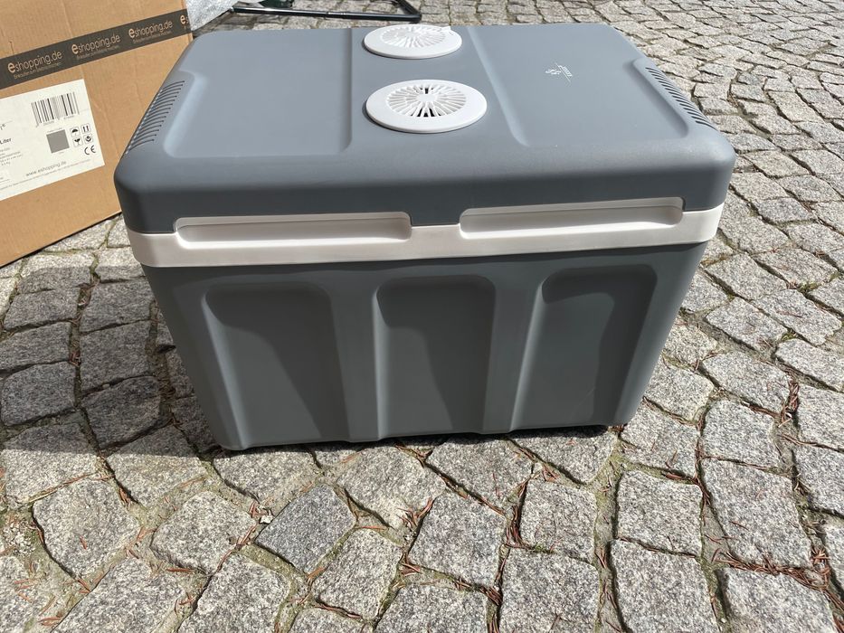 Lodówka turystyczna 40l z kółkami 12 i 230 V do samochodu, na kemping