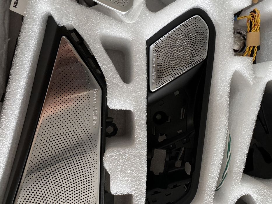 Комплект сеток с подсветкой Bowers&Wilkins на BMW X5 G05 g30 G20 g06