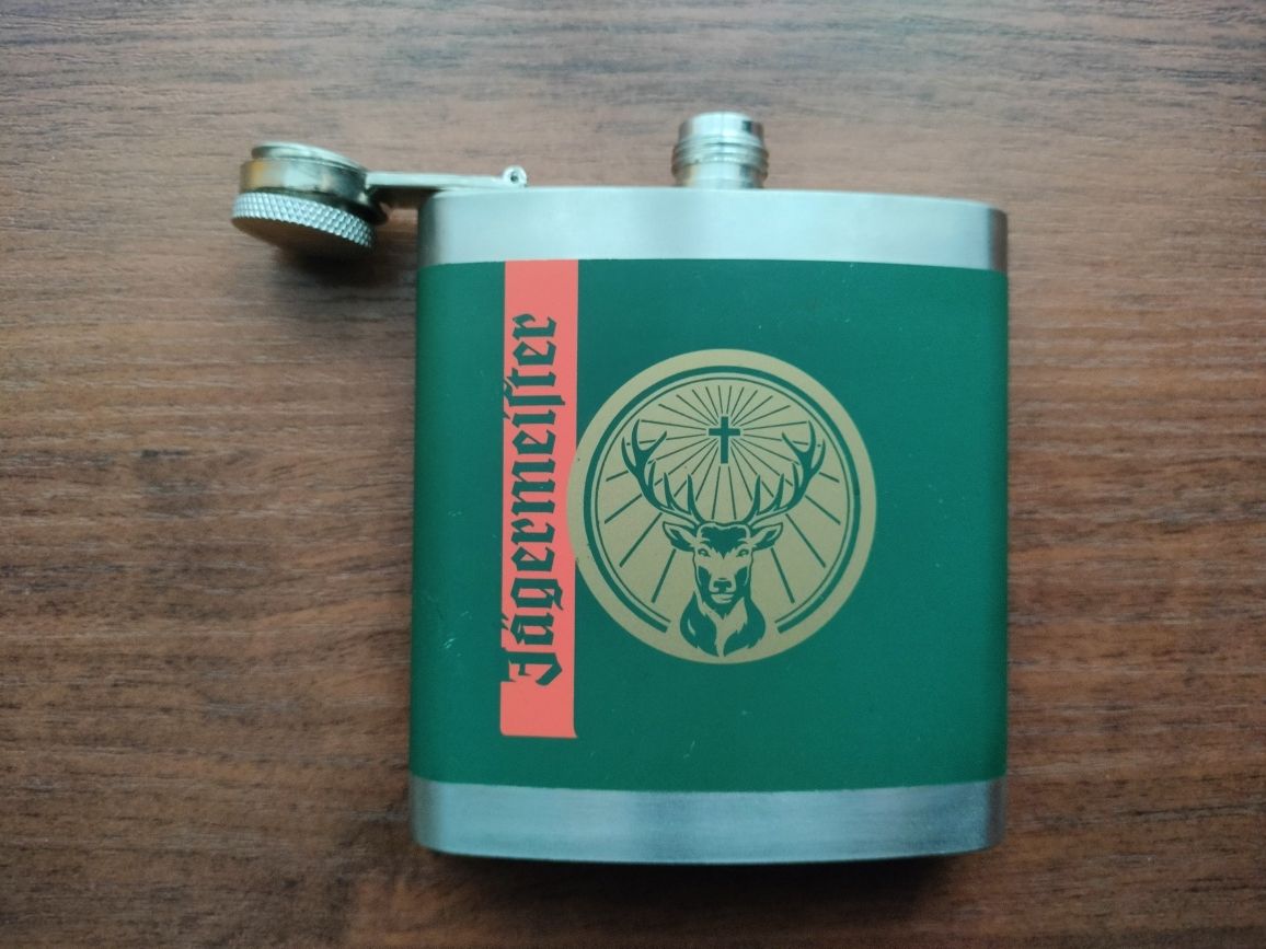 Piersiówka Jägermeister