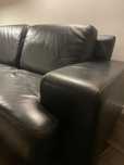 Vendo sofa em pele preto
