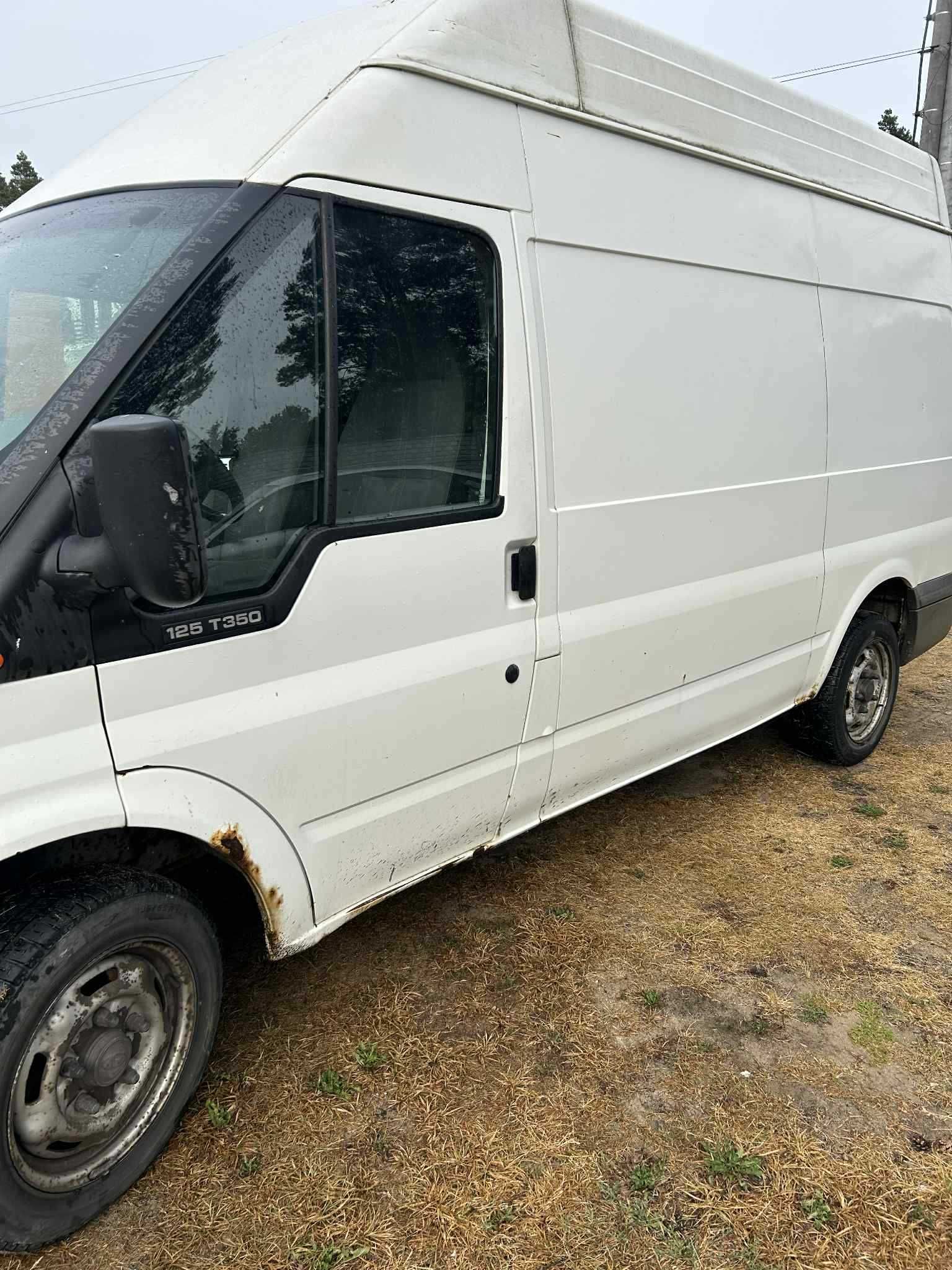 Auto dostawcze Ford Transit 2.4 diesel TDDI 2002 rok Fugon