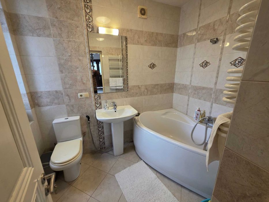 Особняк Городок в.Мазепи знаходиться в гарному з багатою зеленню місці