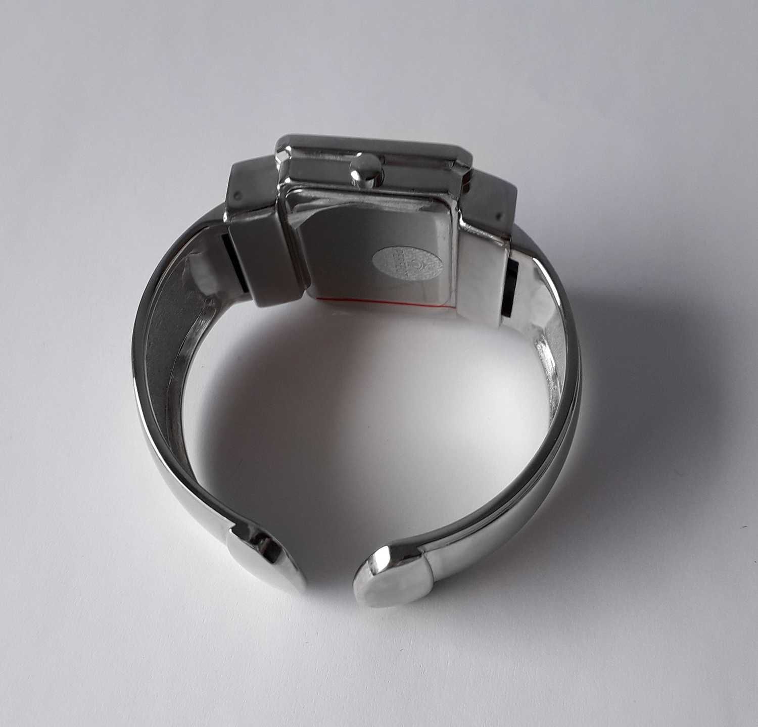Nowy damski zegarek Perfect, srebrny typu bangle, stylowy