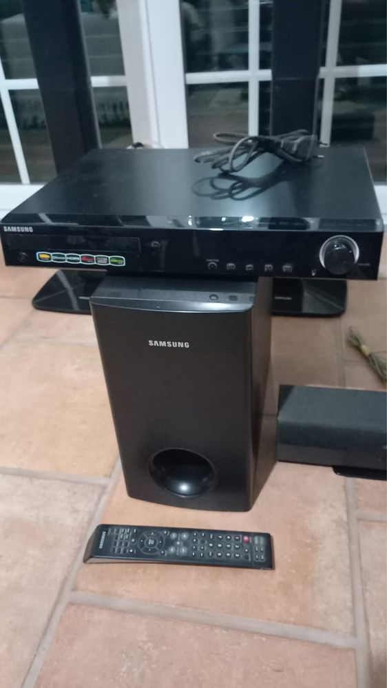 Home cinema system da Samsung - Sistema de som e DVD (full HD)