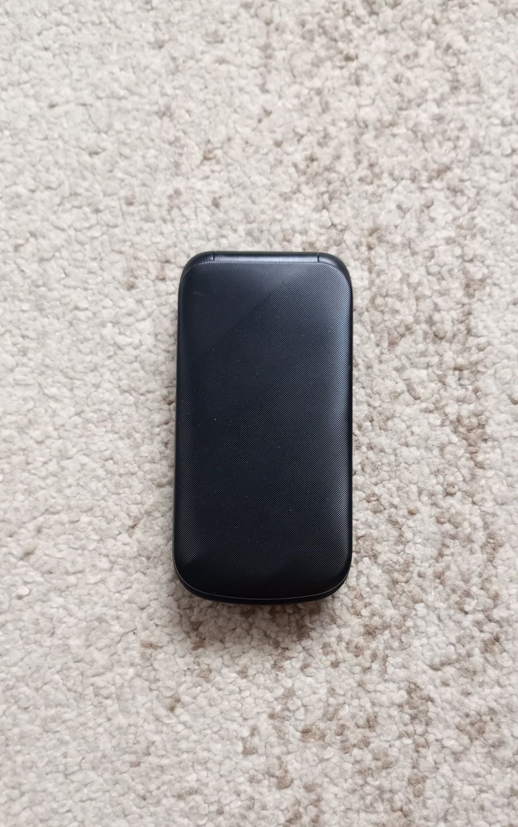 Telefon z klapką MAXCOM MM815
