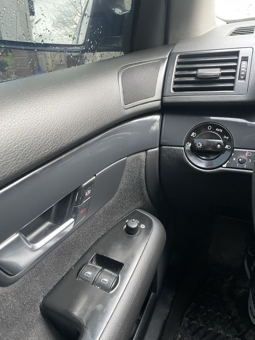 Продам Ауді А4(В6)