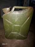 Sprzedam karnister 20l
