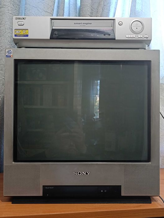Відеопара телевізор SONY Trinitron та відеомагнітофон SONY SLV-SE610K